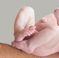 Мышечная гипотония у детей (новорожденных) и взрослых: симптомы, осложнения и лечение